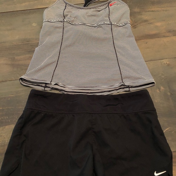 Nike tankini too and shorts swim bottoms - Picture 1 of 2